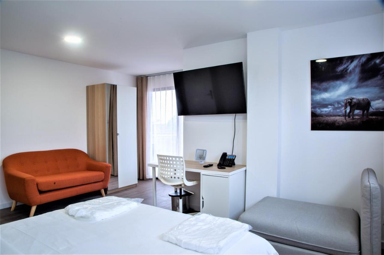 Wdc Aparthotel - Buea ภายนอก รูปภาพ