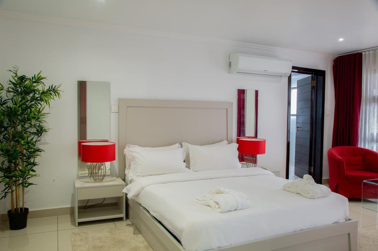 Wdc Aparthotel - Buea ภายนอก รูปภาพ